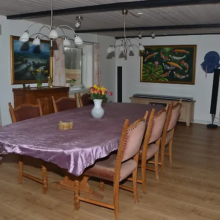 度假居 Four-bedroom Holiday In *
