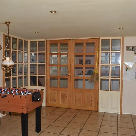 度假居 Four-bedroom Holiday In 里伯